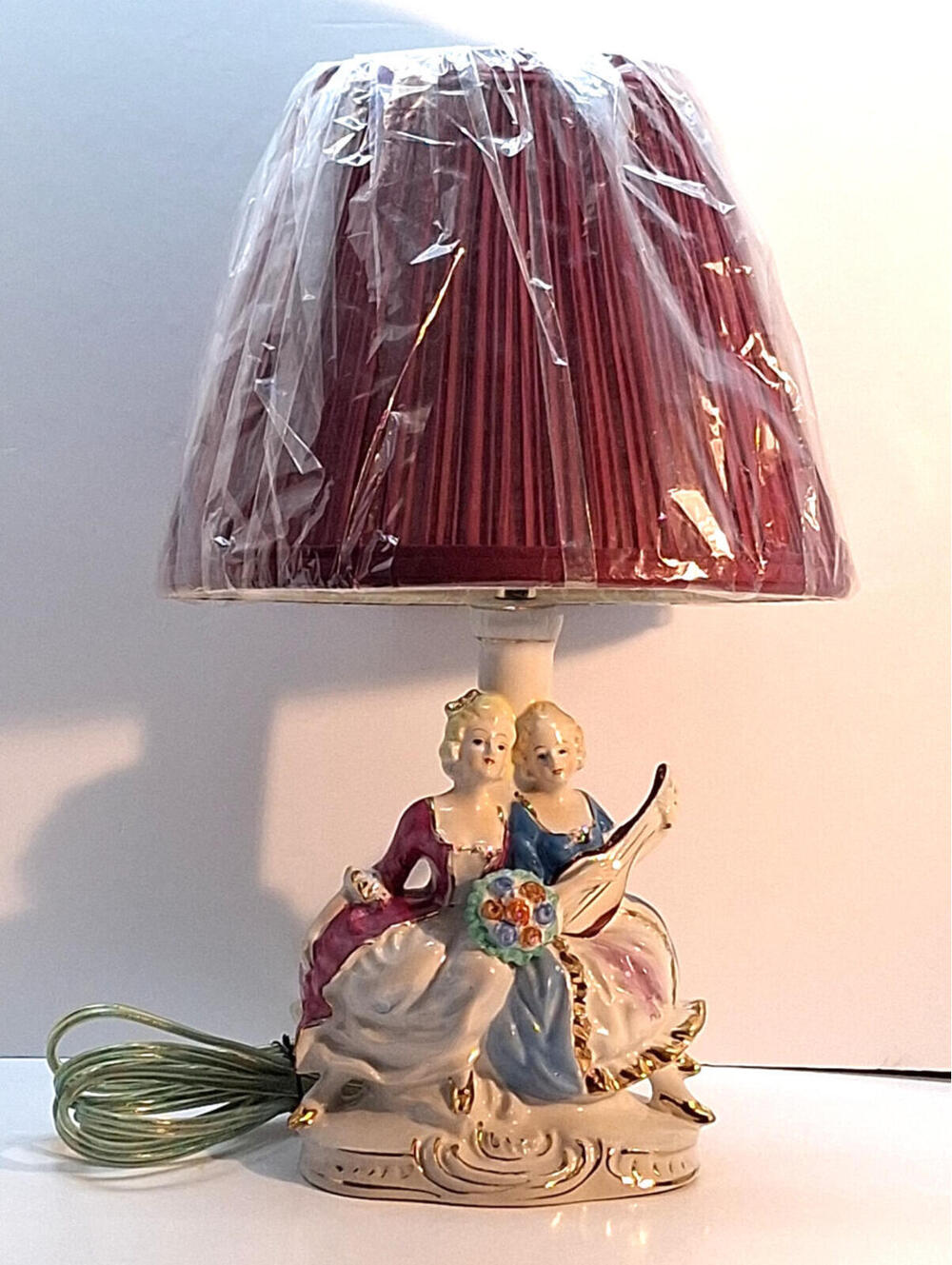 Vintage Porcelain Colonial Singing Ladies MCM Table Lamp By Apex 1940s-1960s